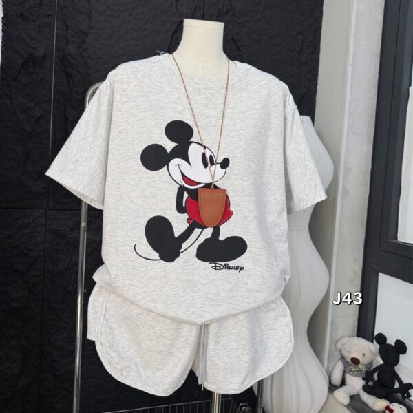 ເຊັດຂາສັ້ນແຂນສັ້ນ